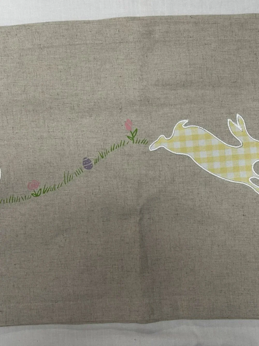 🐣 Sur La Table Easter Table Runner — Like New